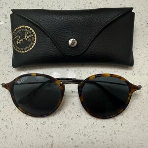 Ray-Ban 52021 Classic Tortoise Sunglasses